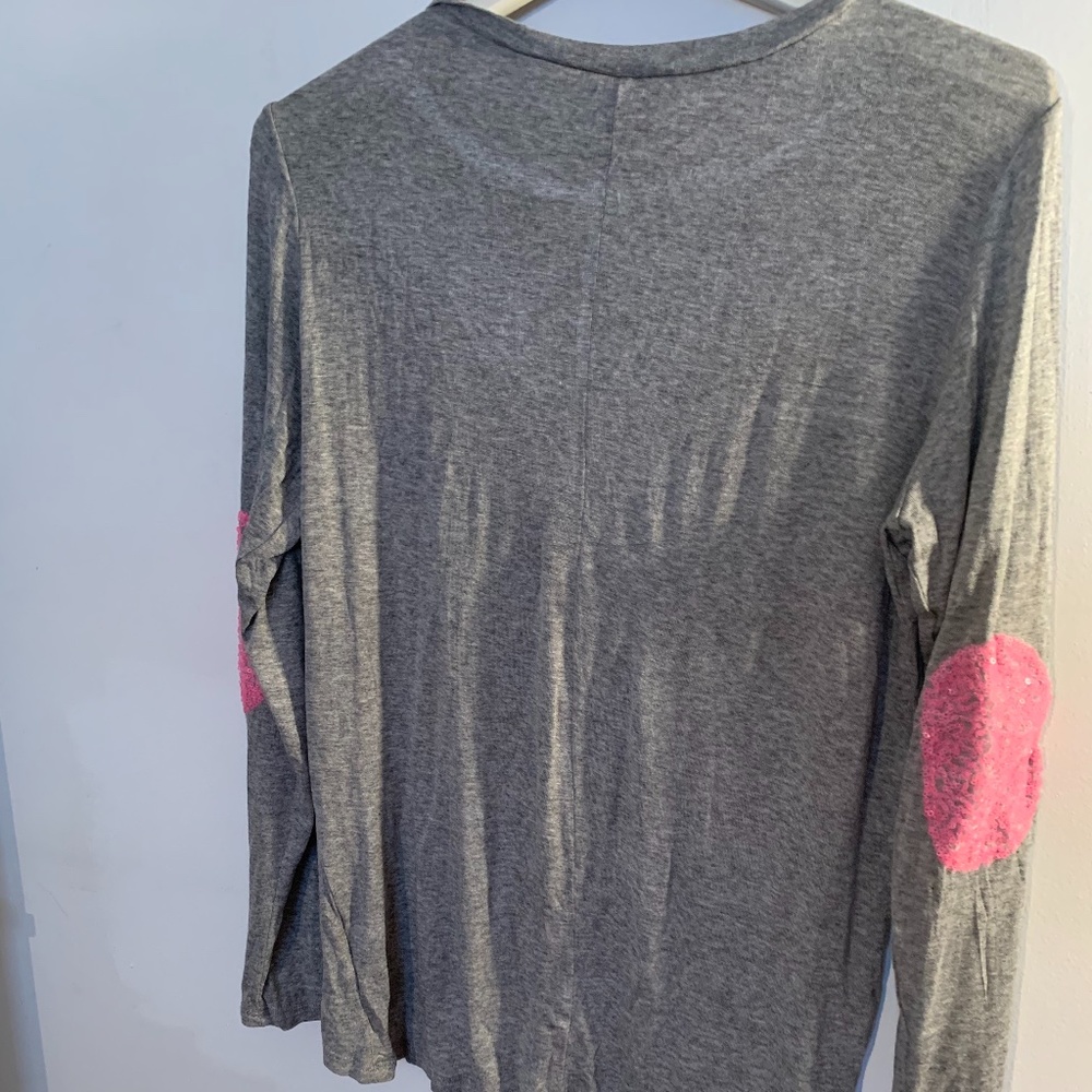 Long Sleeve Gray Shirt with Pink Elbow Details
